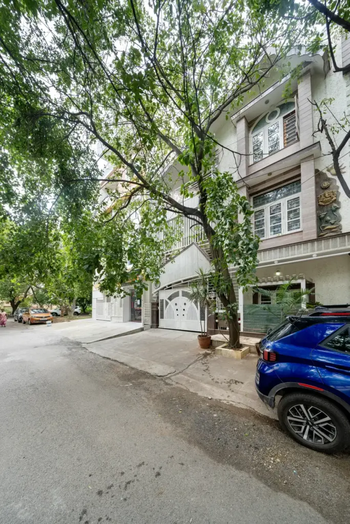 Grand triplex luxury villa exterior of Mansion Bay Spacez in HSR Layout featuring modern architecture and private gated entry